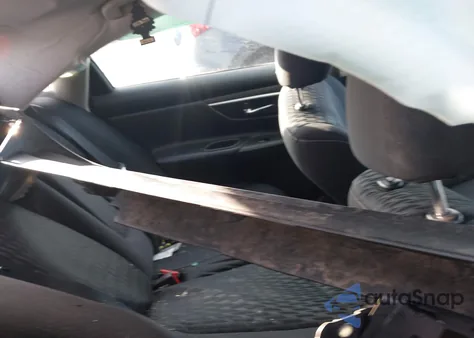 2018 Nissan Altima 2.5 Sv z USA, uszkodzony, nr VIN 1N4AL3AP1JC189773